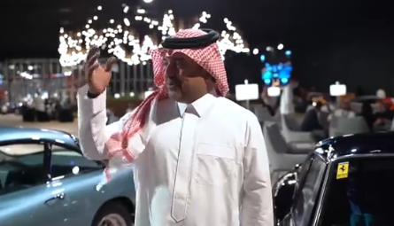 راشد الماجد يزور معرض الرياض للسيارات وتركي الشيخ يعلق 